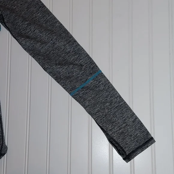 Z by Zella gray hoodie with quarter zipper sz XS - Picture 8 of 11